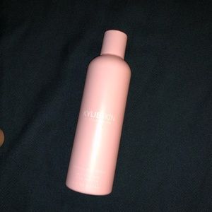 Kylie skin vanilla milk toner